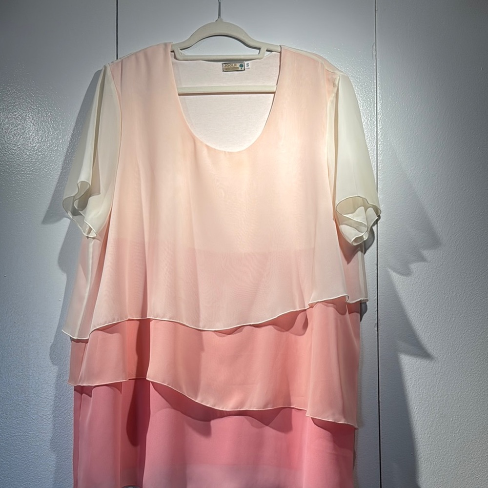 Cream and Pink Tiered Short Sleeve Blouse